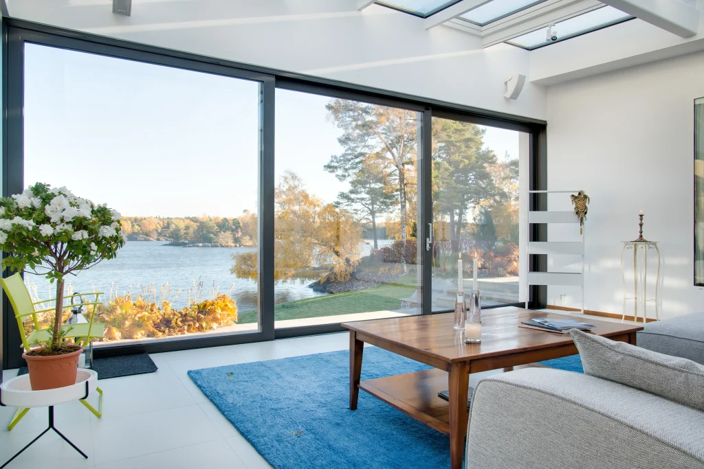 Panoramic sliding doors